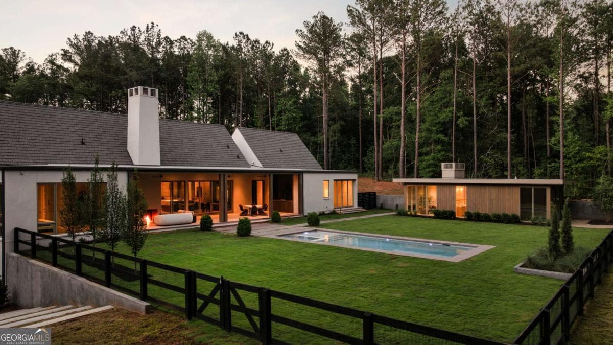 5 bedroom, 5.5 bathroom single family residence for sale at 3 Sardis Trail, Chattahoochee Hills, GA 30268 — photo 3