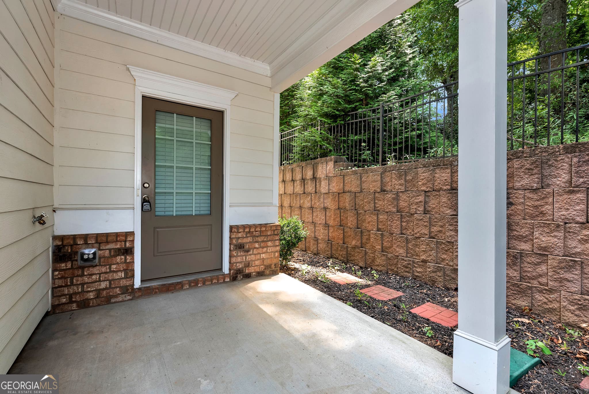 3 bedroom, 2.5 bathroom, 2,094 sq ft townhouse for sale at 157 Inman Drive, Canton, GA 30114 — photo 2