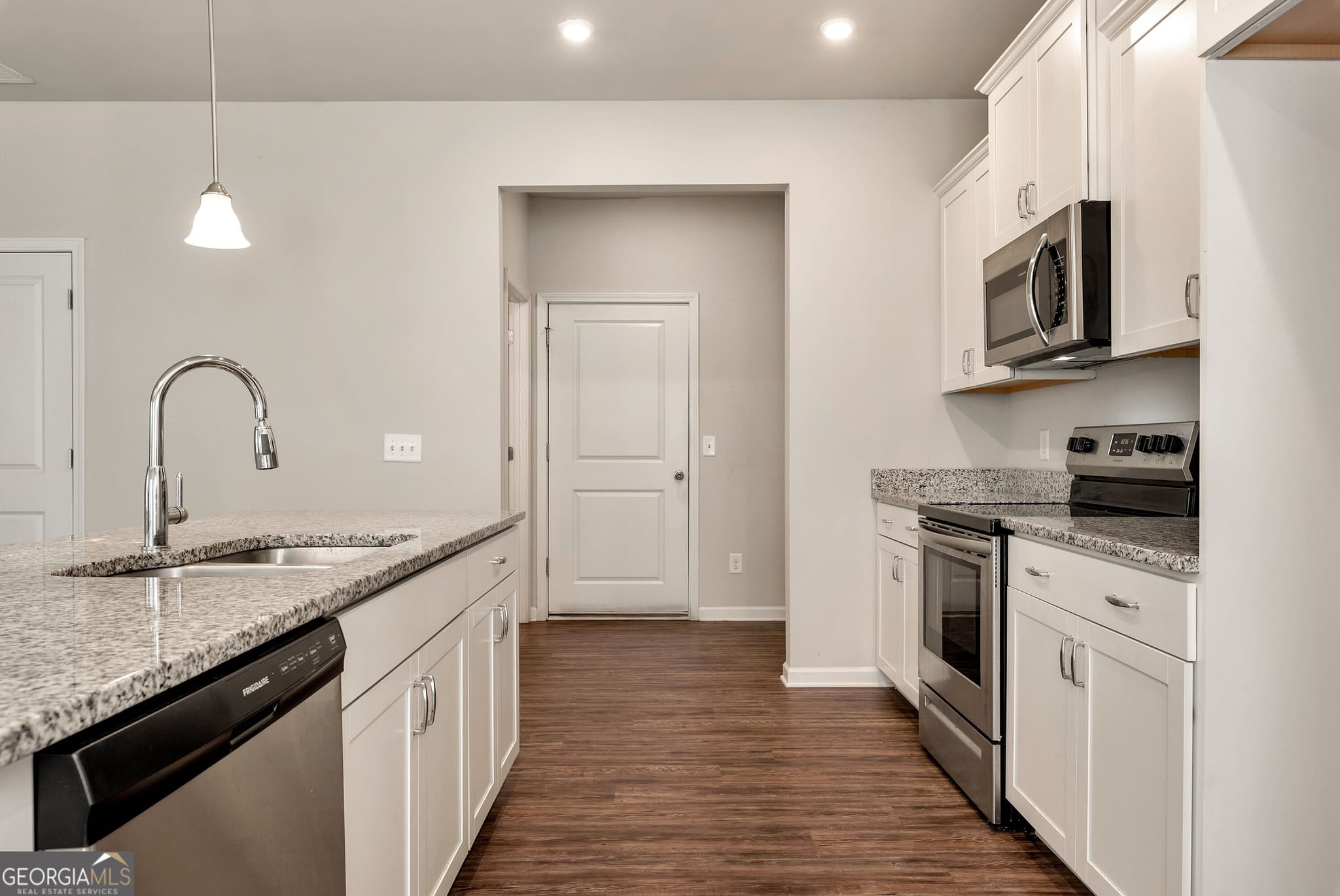 3 bedroom, 2.5 bathroom, 2,094 sq ft townhouse for sale at 157 Inman Drive, Canton, GA 30114 — photo 7