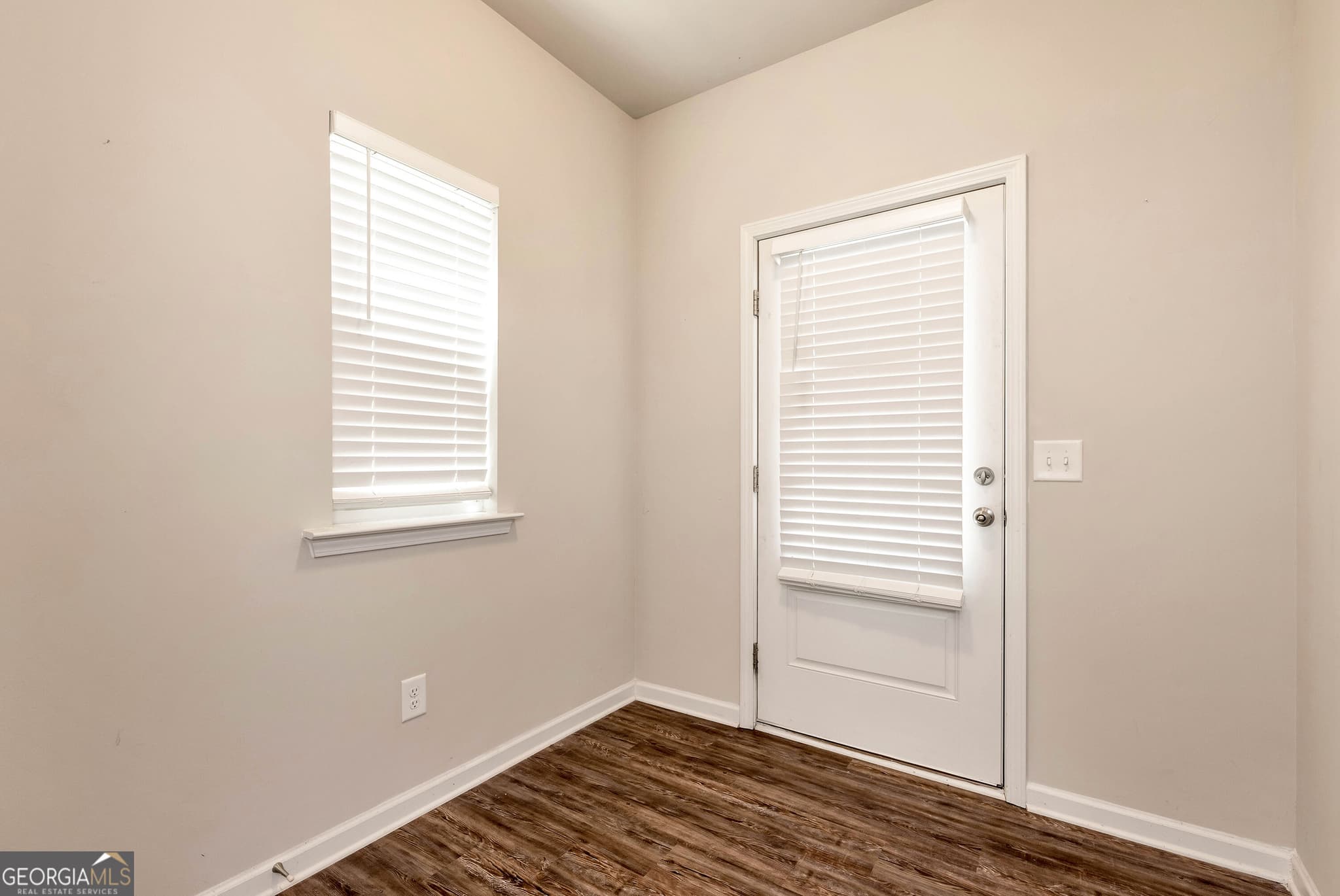3 bedroom, 2.5 bathroom, 2,094 sq ft townhouse for sale at 157 Inman Drive, Canton, GA 30114 — photo 3