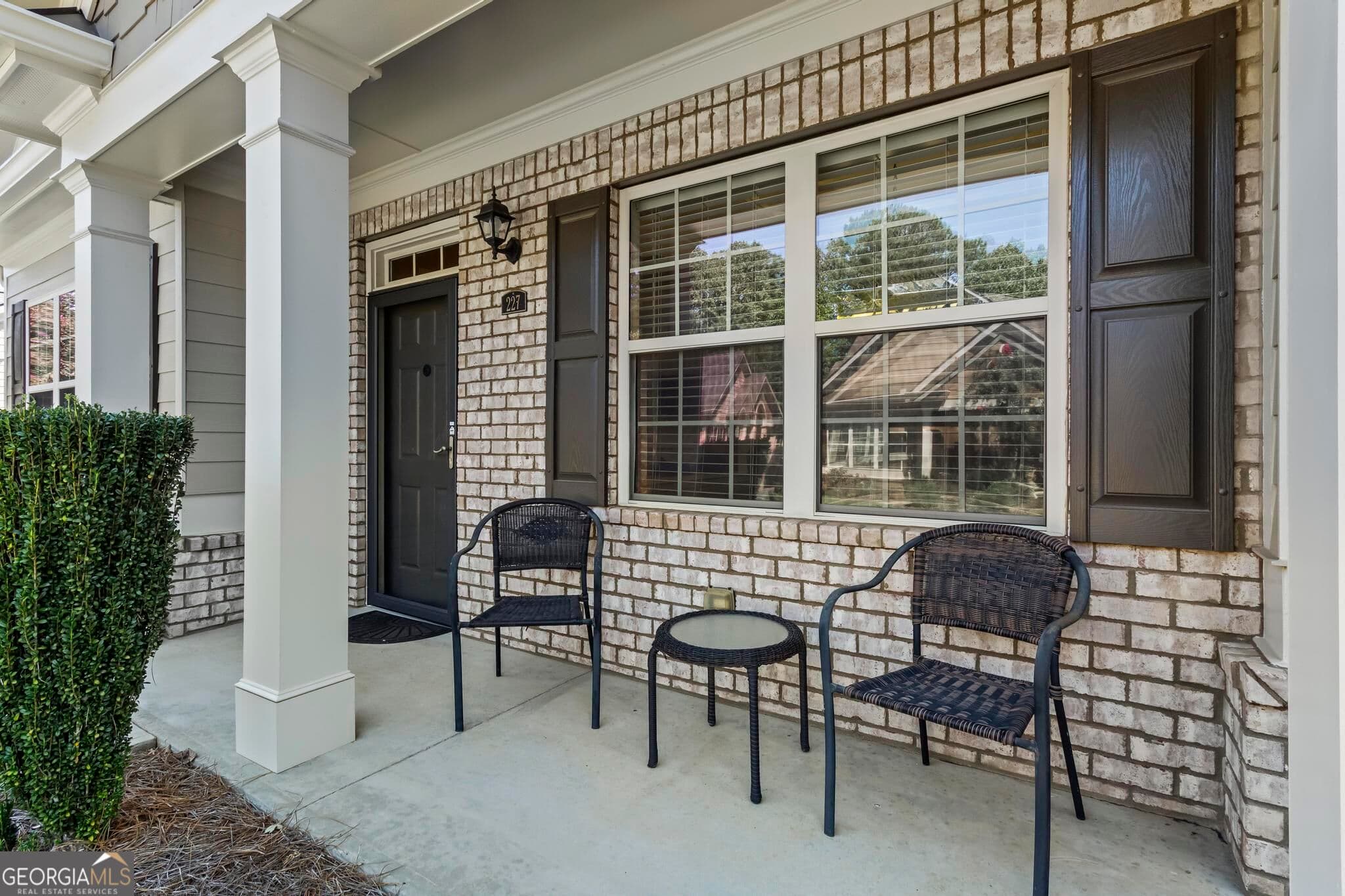 3 bedroom, 3 bathroom, 2,121 sq ft condominium for sale at 227 Orchards Circle, Woodstock, GA 30188 — photo 3