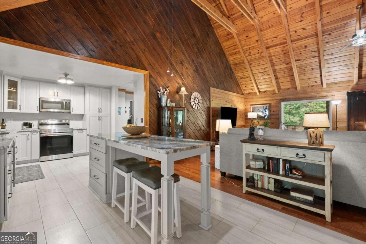 3 bedroom, 3 bathroom, 3,720 sq ft cabin,single family residence for sale at 140 J R Road, Cartersville, GA 30121 — photo 7