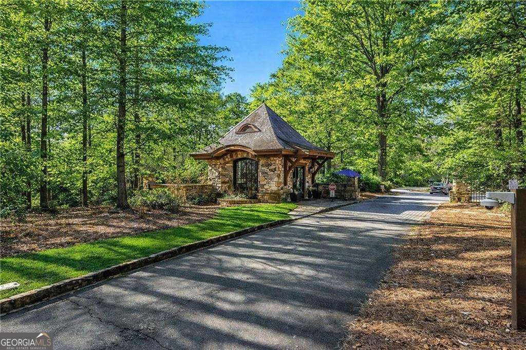 7 bedroom, 7 bathroom, 8,621 sq ft single family residence for sale at 4388 Lochsa Lane, Suwanee, GA 30024 — photo 5