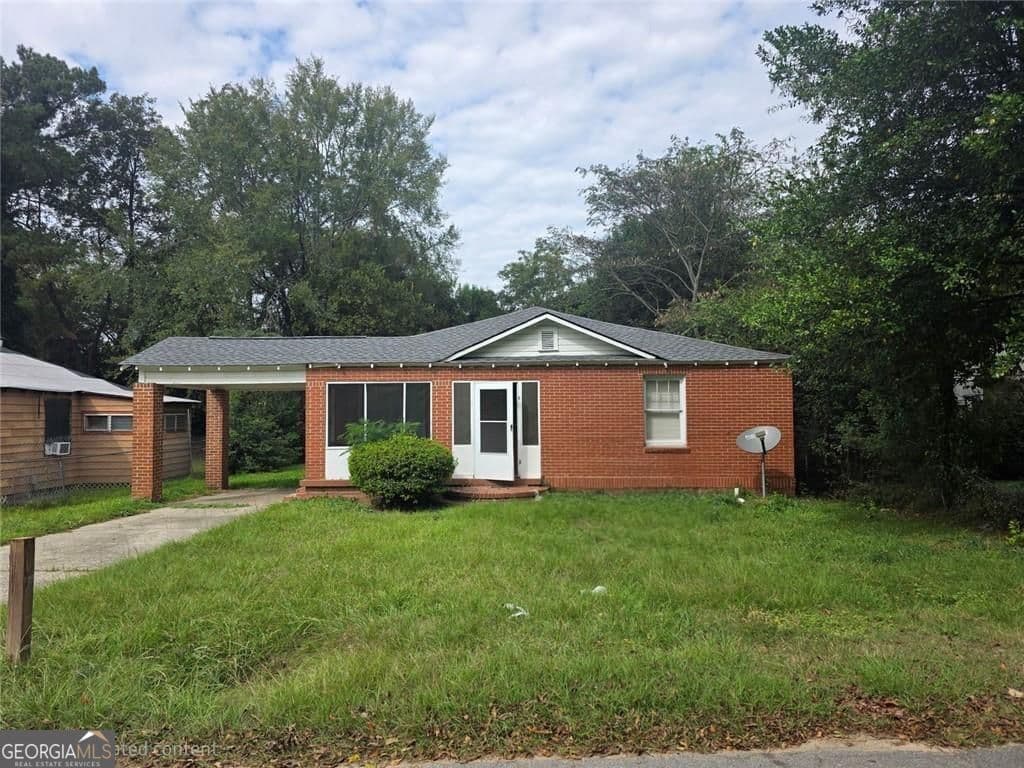 3 bedroom, 1 bathroom, 1,455 sq ft single family residence for sale at 1207 Hartley Street, Macon, GA 31206
