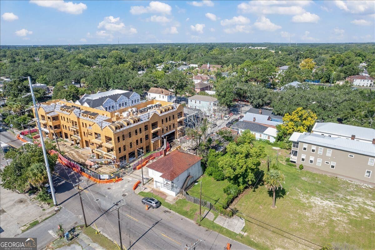 3 bedroom, 1 bathroom, 1,430 sq ft single family residence for sale at 420 W 42Nd Street, Savannah, GA 31401 — photo 6