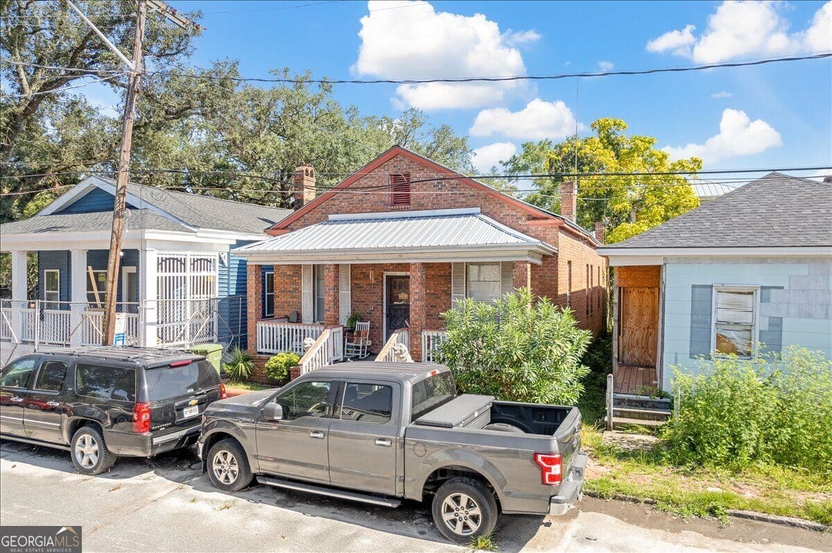 3 bedroom, 1 bathroom, 1,430 sq ft single family residence for sale at 420 W 42Nd Street, Savannah, GA 31401 — photo 5