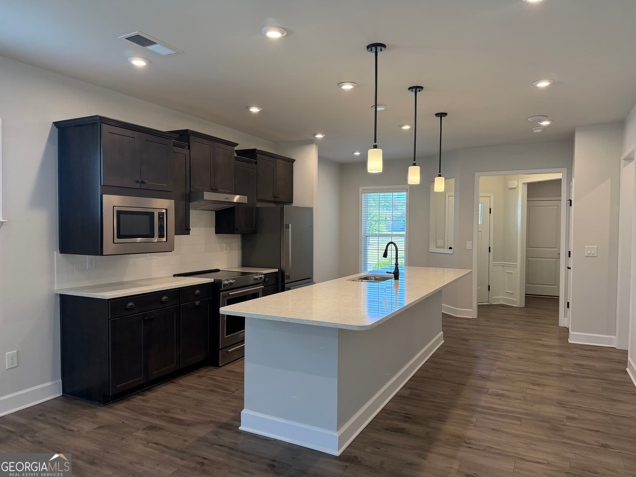 2 bedroom, 2 bathroom, 1,722 sq ft single family residence for sale at 106 Etowah Drive, Griffin, GA 30223 — photo 5