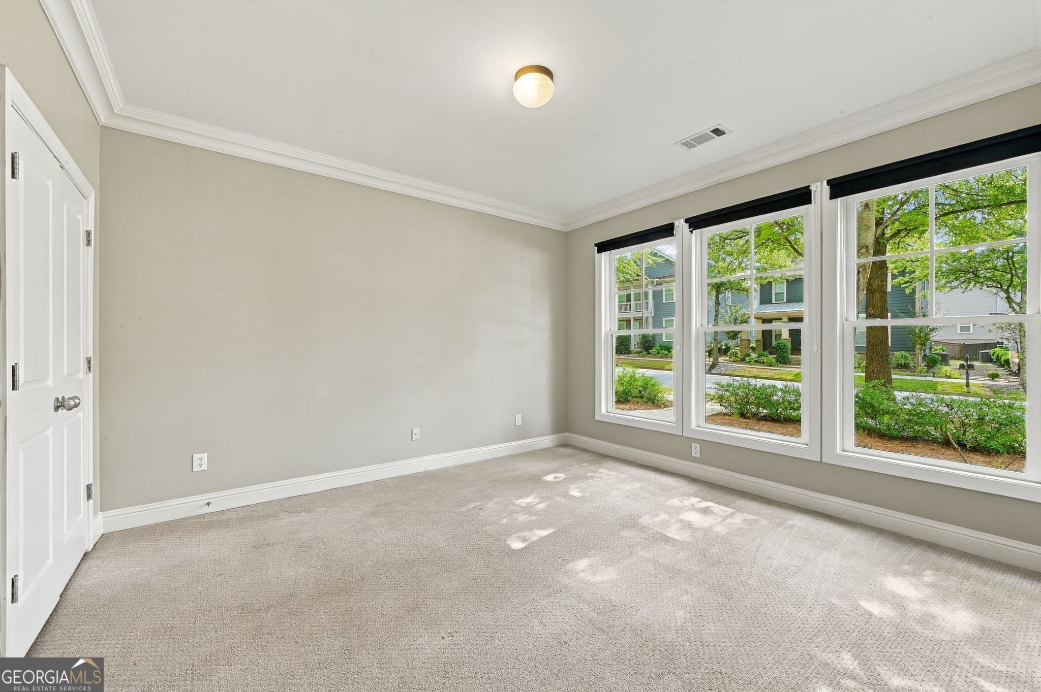 3 bedroom, 3.5 bathroom, 2,196 sq ft townhouse for sale at 9974 Ashton Old Road, Douglasville, GA 30135 — photo 3