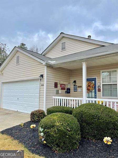 2 bedroom, 2 bathroom single family residence for rent at 830 Windcroft Circle, Acworth, GA 30101 for $1,699 a month — photo 1 of 10