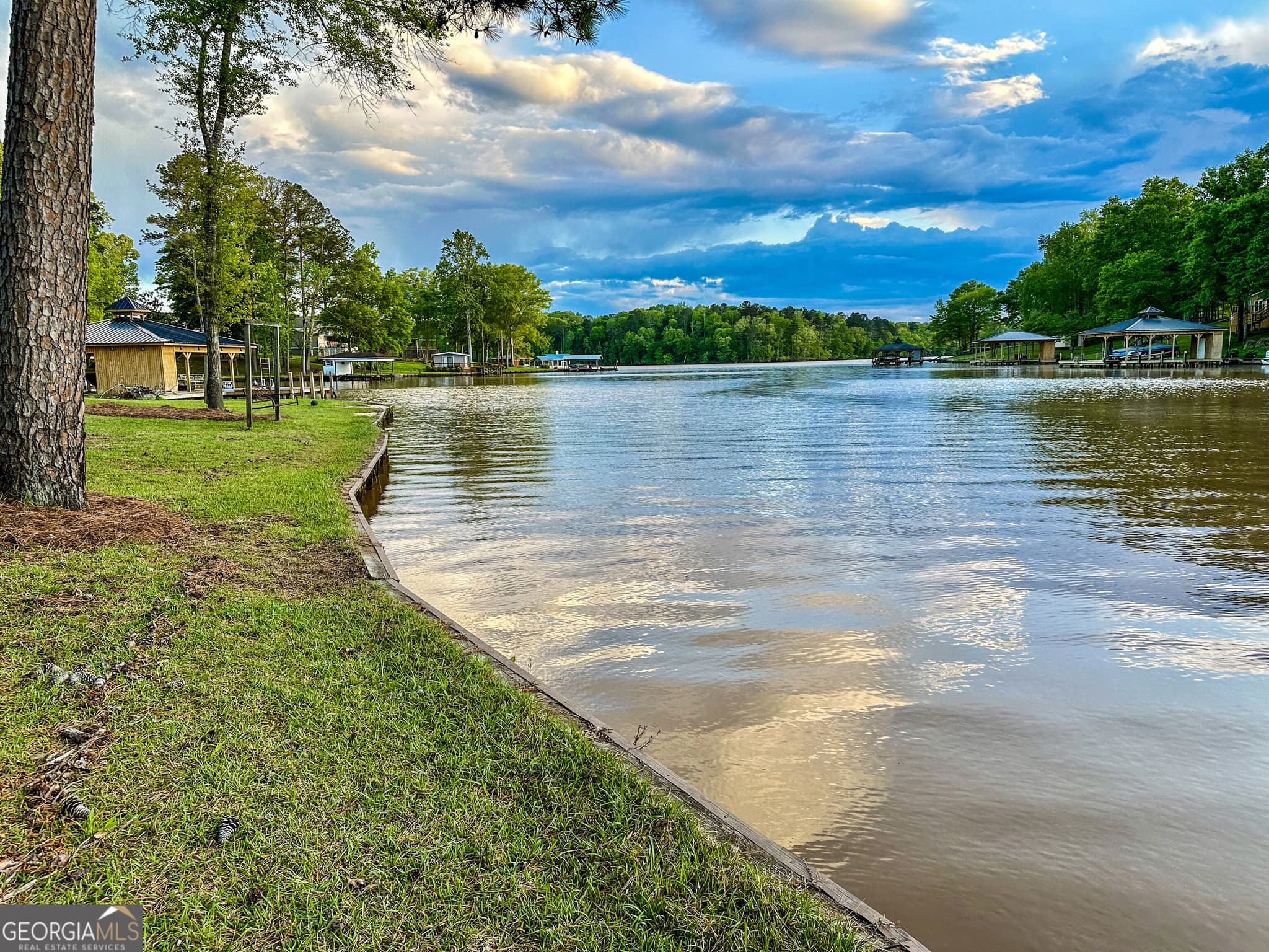 4 bedroom, 2 bathroom, 2,261 sq ft manufactured home,single family residence for sale at 112 Little River Court, Eatonton, GA 31024 — photo 3