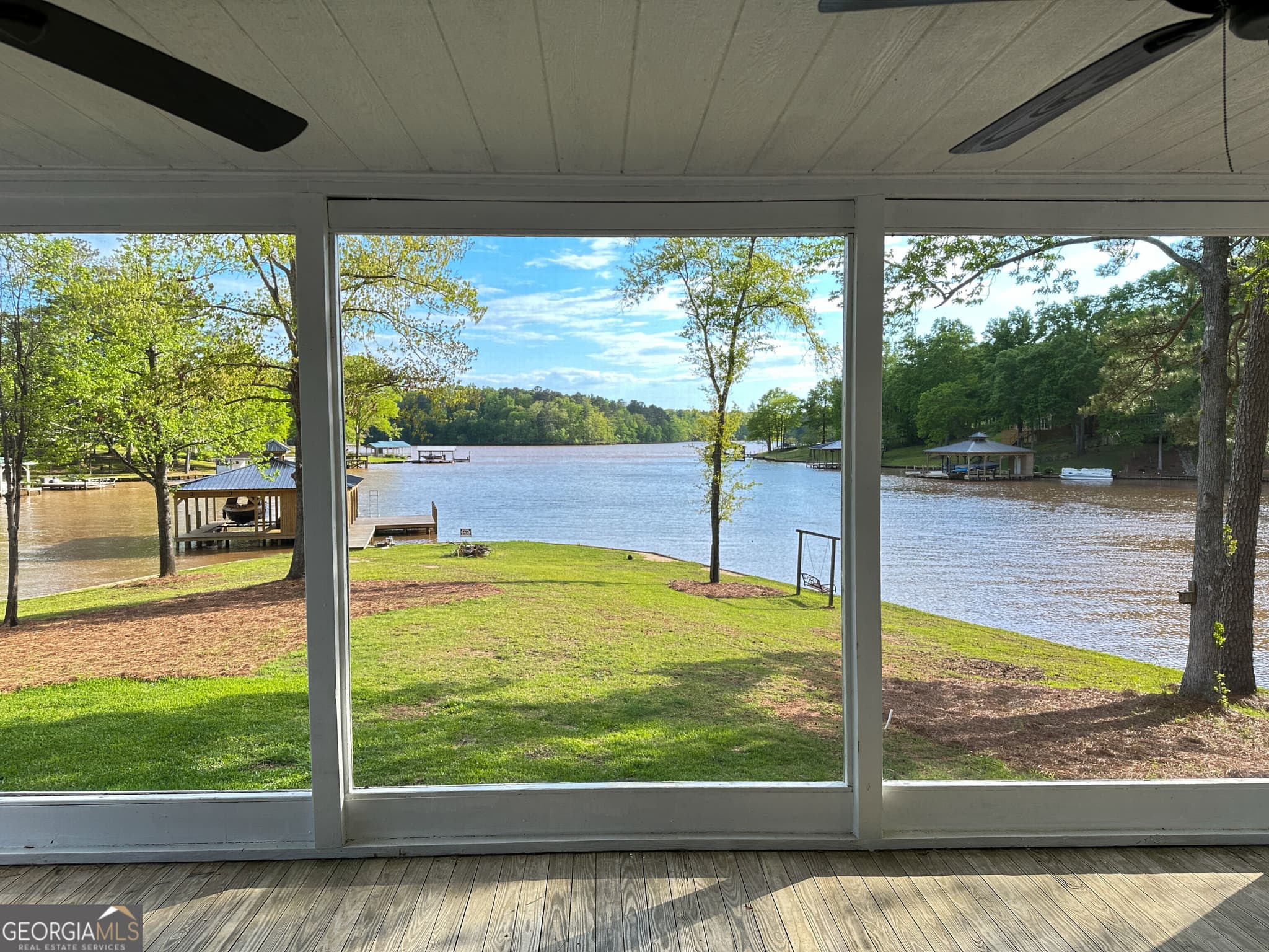 4 bedroom, 2 bathroom, 2,261 sq ft manufactured home,single family residence for sale at 112 Little River Court, Eatonton, GA 31024 — photo 4