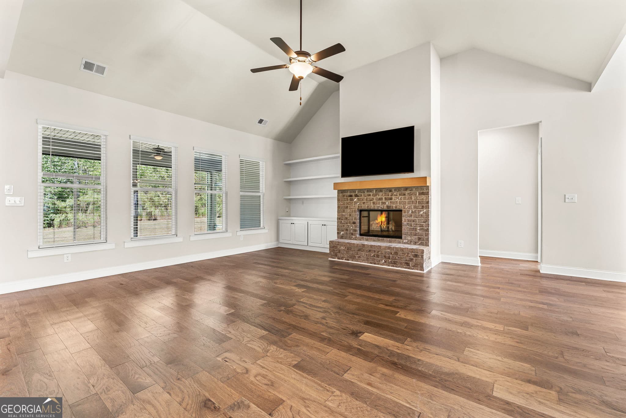 3 bedroom, 2.5 bathroom, 2,427 sq ft single family residence for sale at 39 Wellborn Drive, Newnan, GA 30263 — photo 9