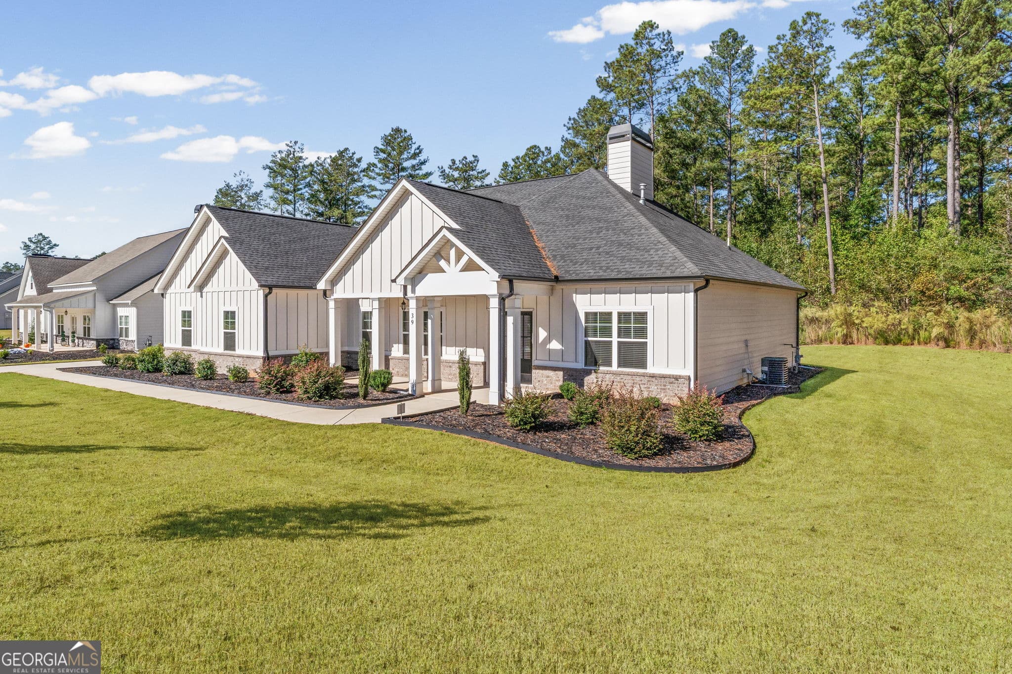 3 bedroom, 2.5 bathroom, 2,427 sq ft single family residence for sale at 39 Wellborn Drive, Newnan, GA 30263 — photo 4