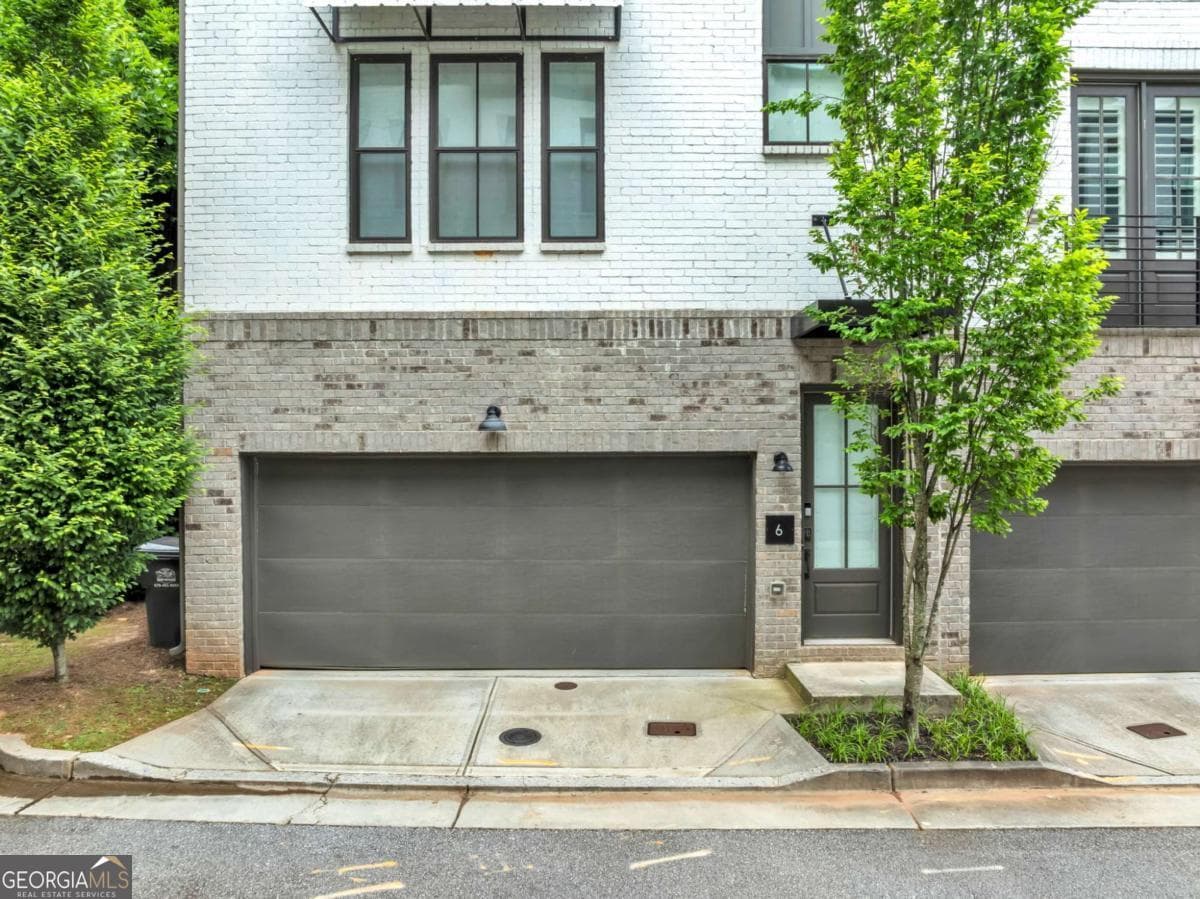 3 bedroom, 3.5 bathroom, 2,221 sq ft townhouse sold at 215 Arizona Avenue 6, Atlanta, GA 30307