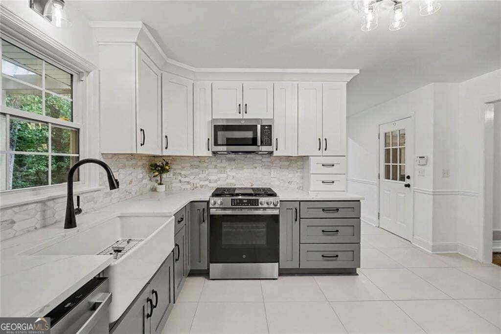 5 bedroom, 2 bathroom, 2,785 sq ft single family residence for sale at 578 Glennhaven Drive, Marietta, GA 30064 — photo 6