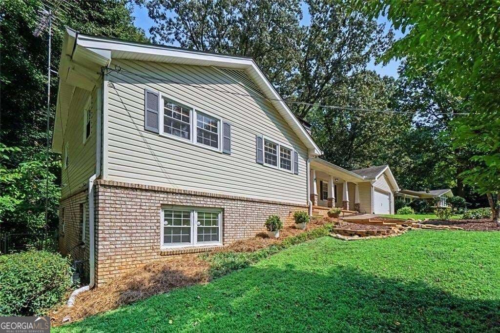 5 bedroom, 2 bathroom, 2,785 sq ft single family residence for sale at 578 Glennhaven Drive, Marietta, GA 30064 — photo 3