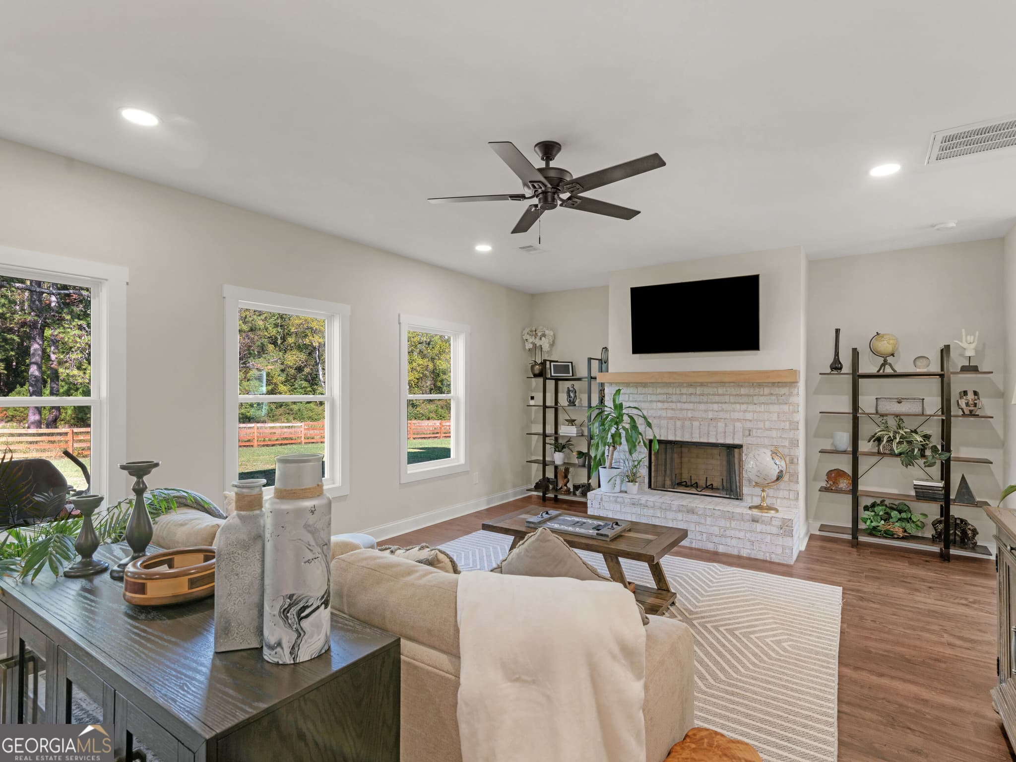 4 bedroom, 2.5 bathroom, 3,188 sq ft single family residence for sale at 251 Lake Point Drive, Williamson, GA 30292 — photo 7