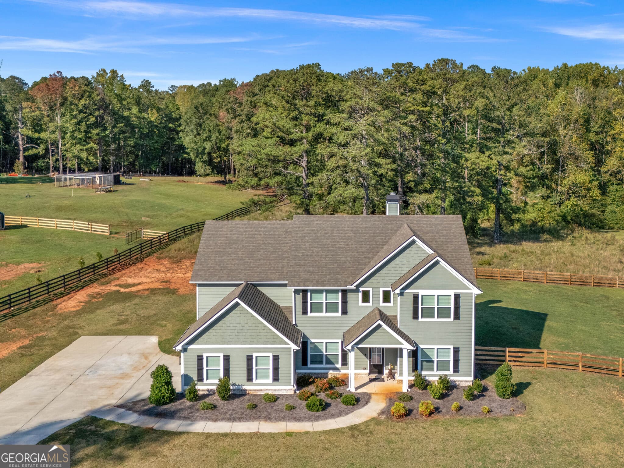 4 bedroom, 2.5 bathroom, 3,188 sq ft single family residence for sale at 251 Lake Point Drive, Williamson, GA 30292