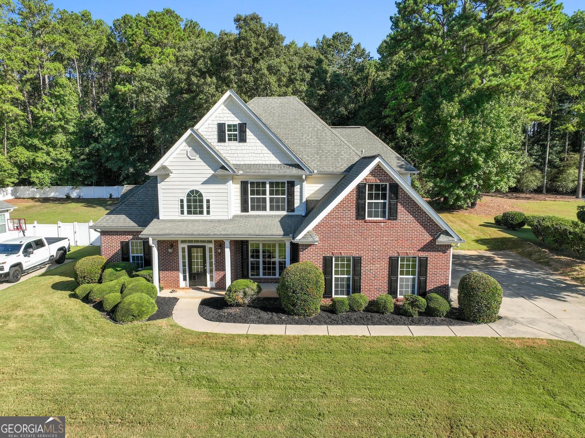 4 bedroom, 3 bathroom, 2,416 sq ft single family residence for sale at 205 Keaton Drive, Fayetteville, GA 30215 — photo 3