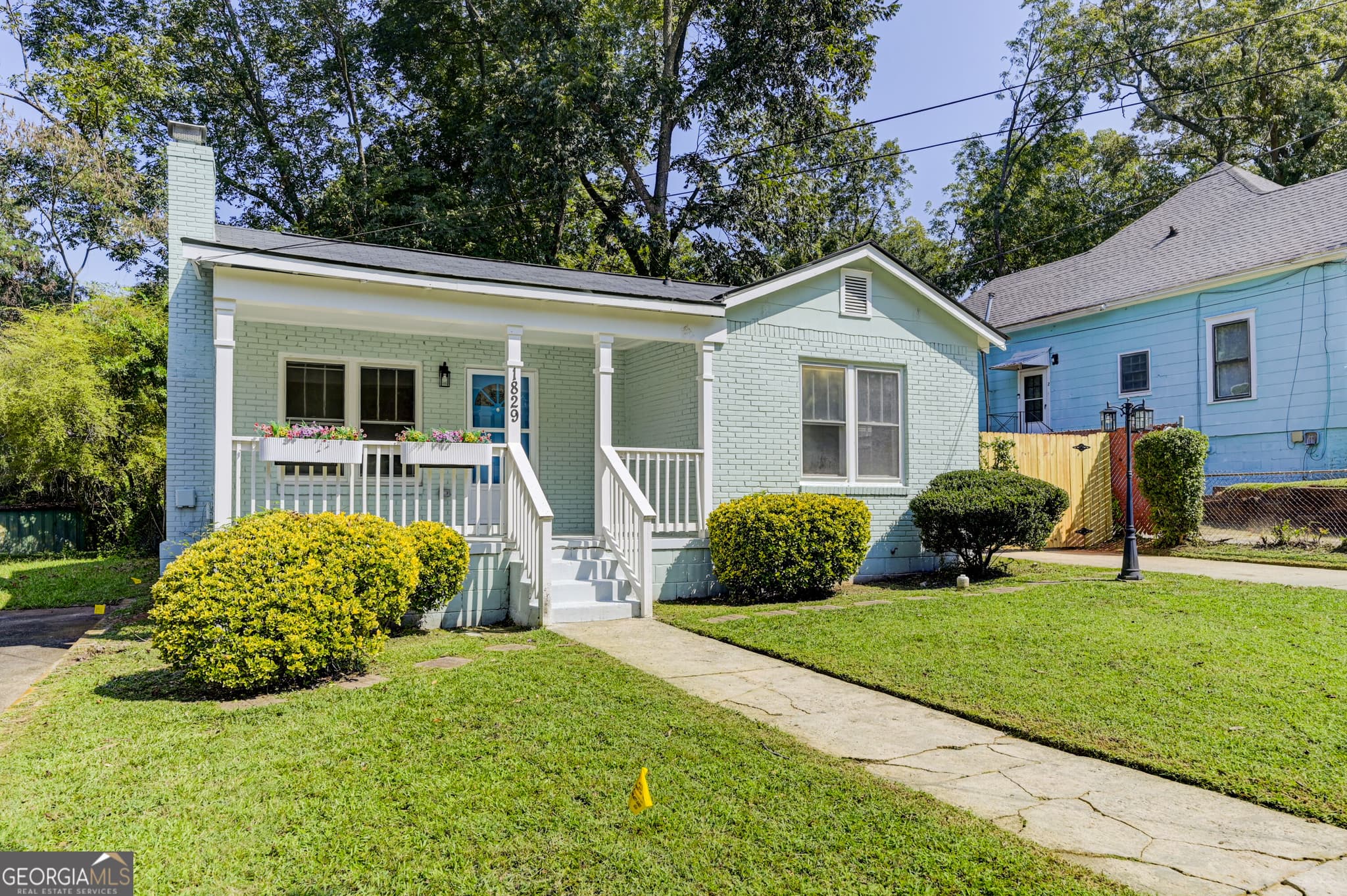 3 bedroom, 2 bathroom, 1,360 sq ft single family residence for sale at 1829 Mercer Avenue, College Park, GA 30337 — photo 2