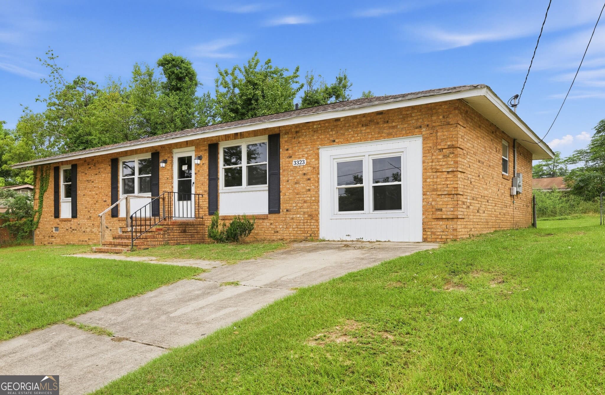 3 bedroom, 2 bathroom, 1,653 sq ft single family residence for sale at 3323 Hillis Road, Augusta, GA 30906 — photo 2