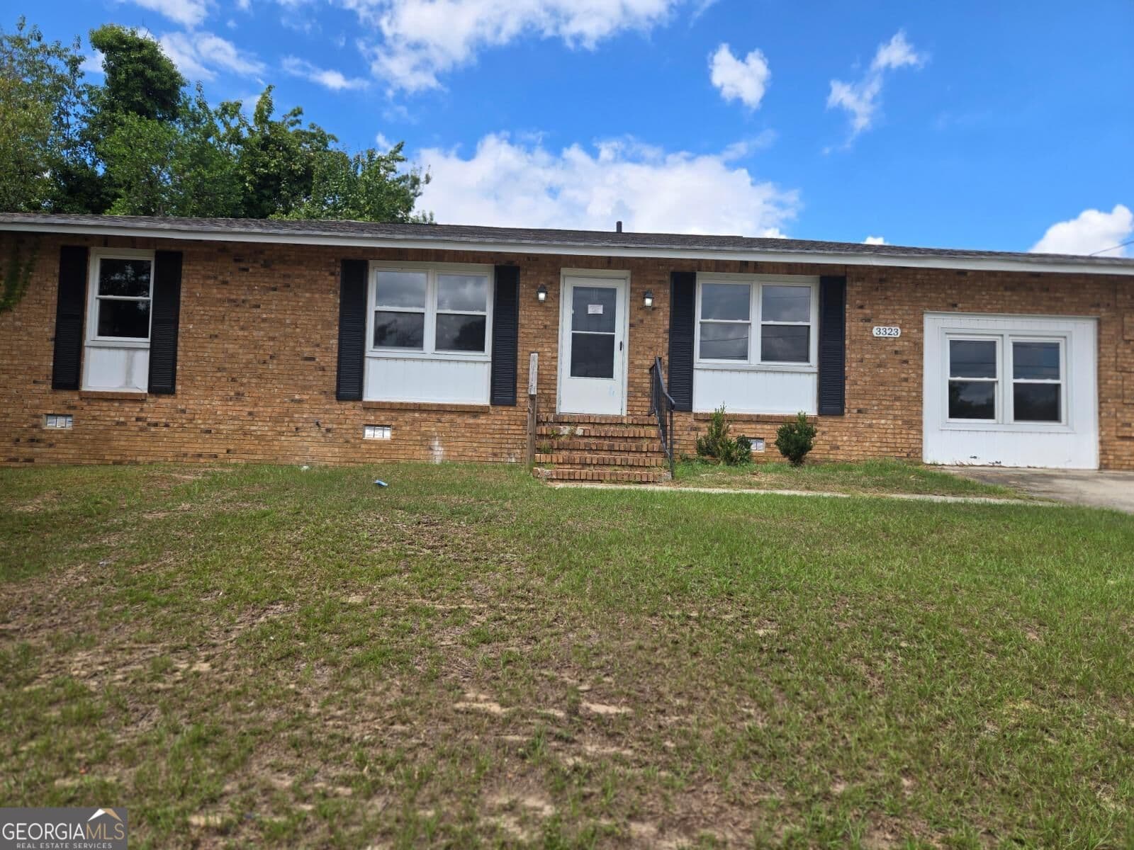 3 bedroom, 2 bathroom, 1,653 sq ft single family residence for sale at 3323 Hillis Road, Augusta, GA 30906 — photo 3