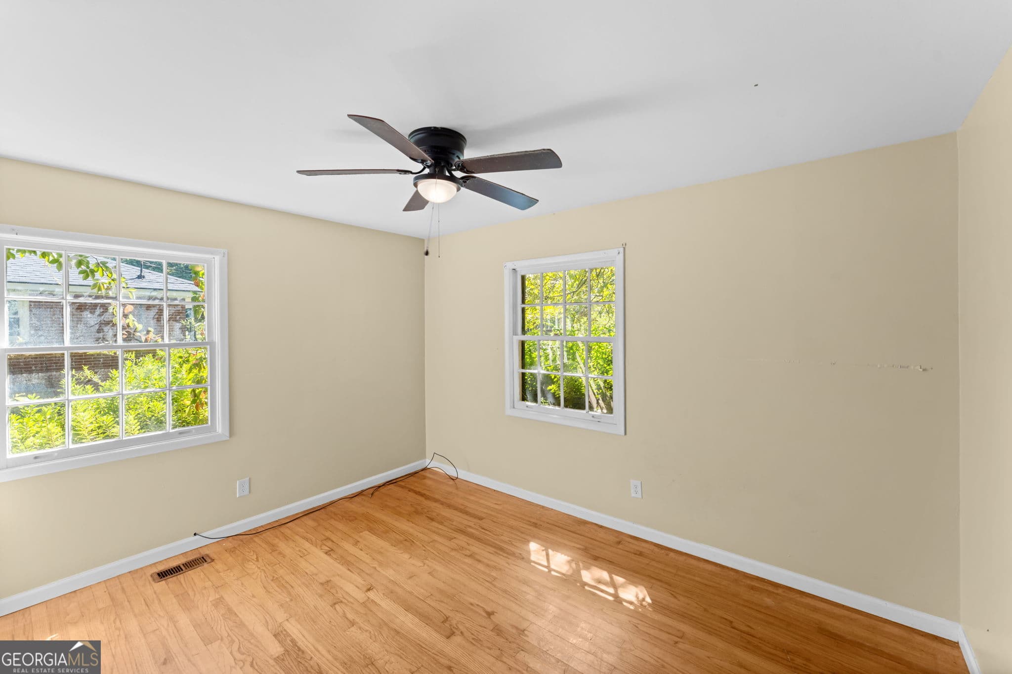 3 bedroom, 2 bathroom, 1,296 sq ft single family residence for sale at 402 Schley Street, Fort Valley, GA 31030 — photo 7
