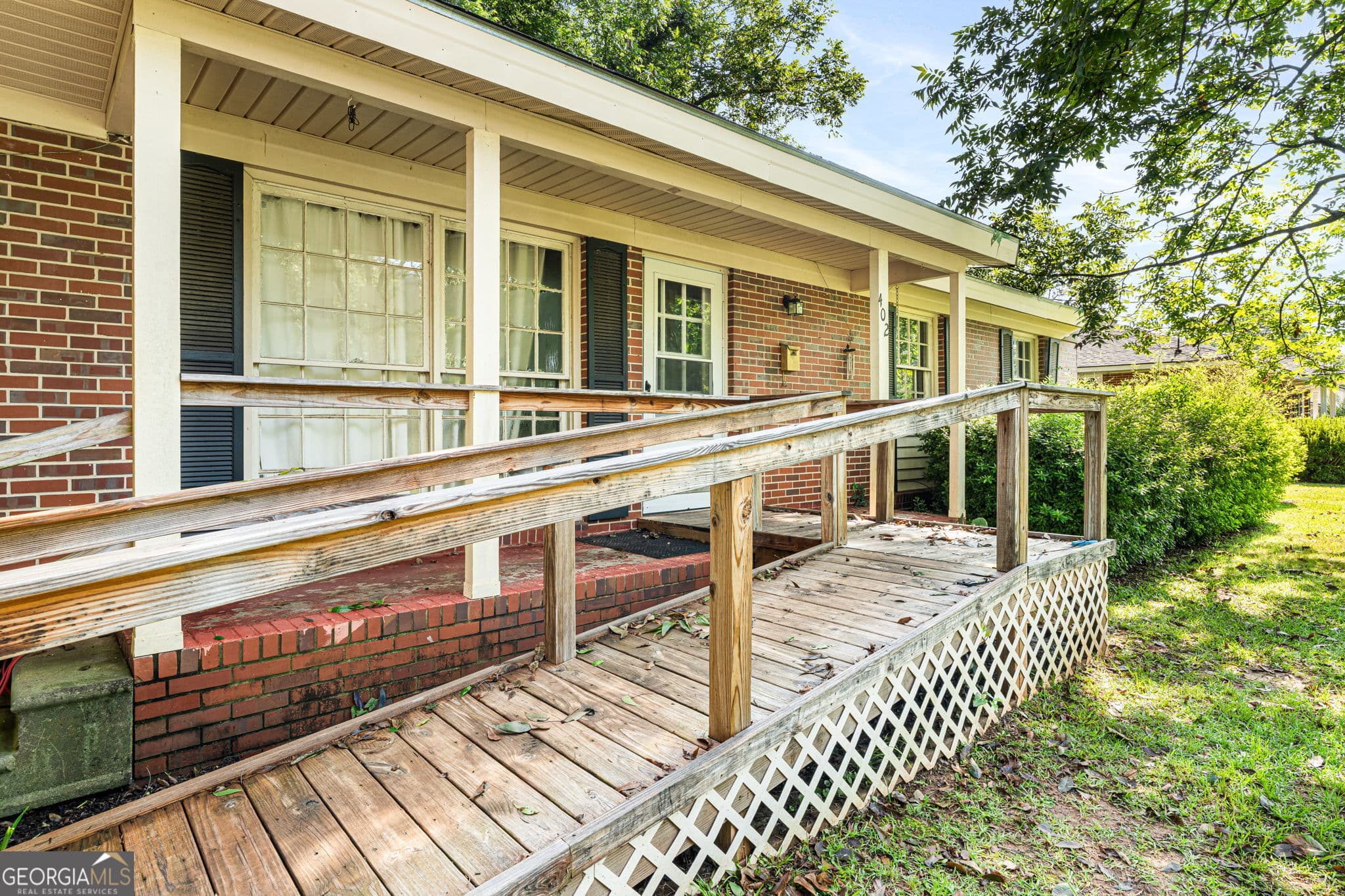 3 bedroom, 2 bathroom, 1,296 sq ft single family residence for sale at 402 Schley Street, Fort Valley, GA 31030 — photo 3