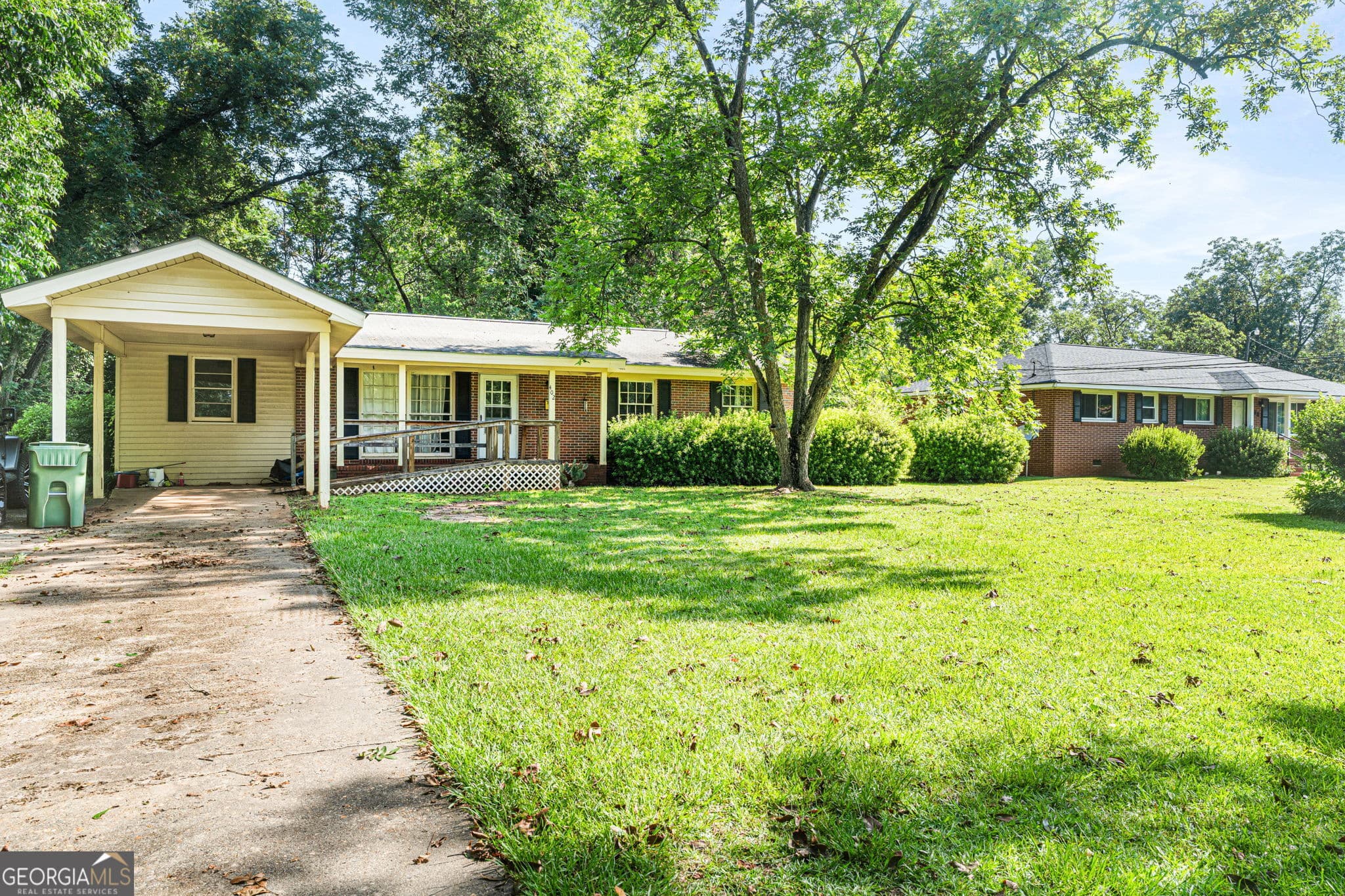 3 bedroom, 2 bathroom, 1,296 sq ft single family residence for sale at 402 Schley Street, Fort Valley, GA 31030 — photo 1 of 16