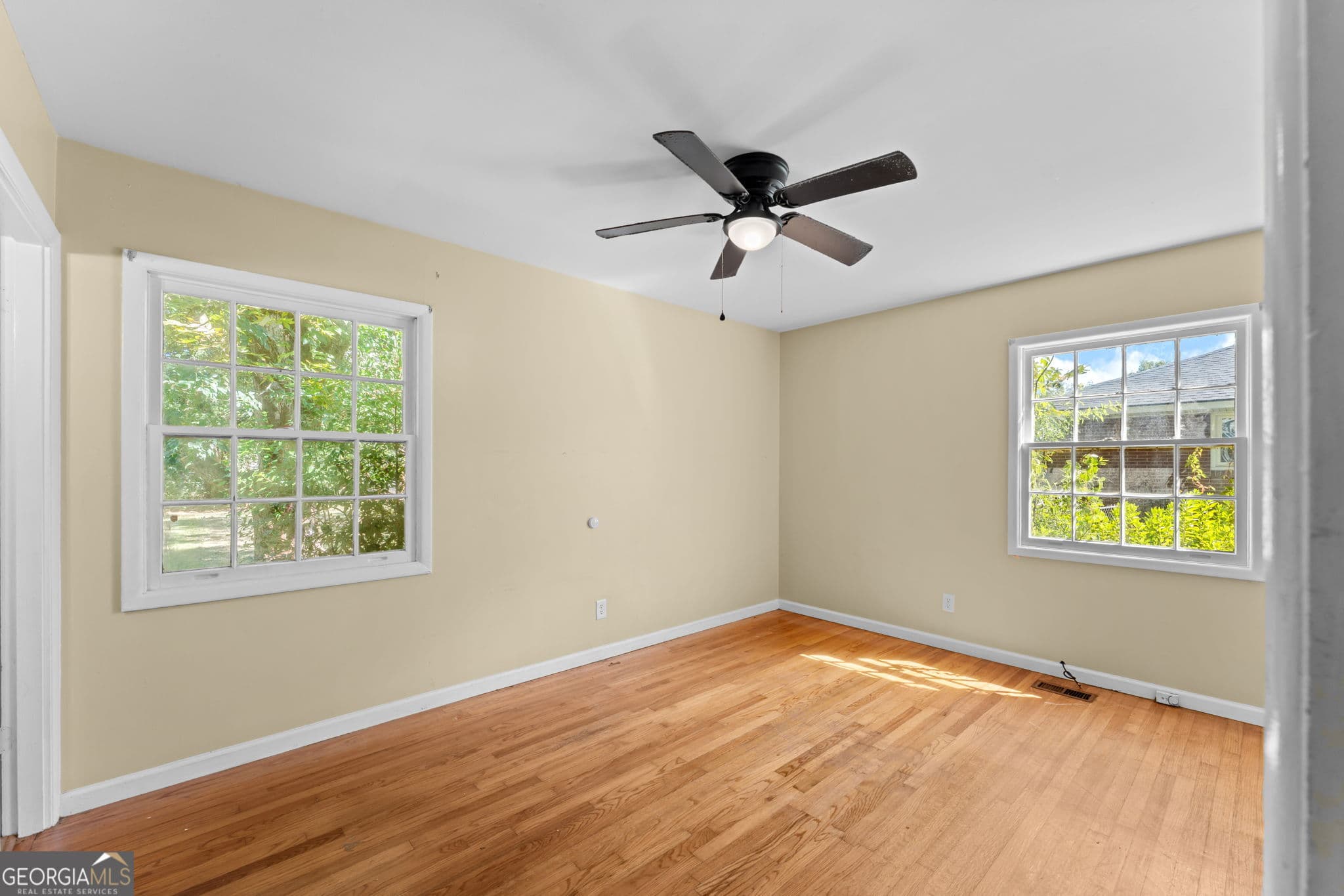 3 bedroom, 2 bathroom, 1,296 sq ft single family residence for sale at 402 Schley Street, Fort Valley, GA 31030 — photo 9