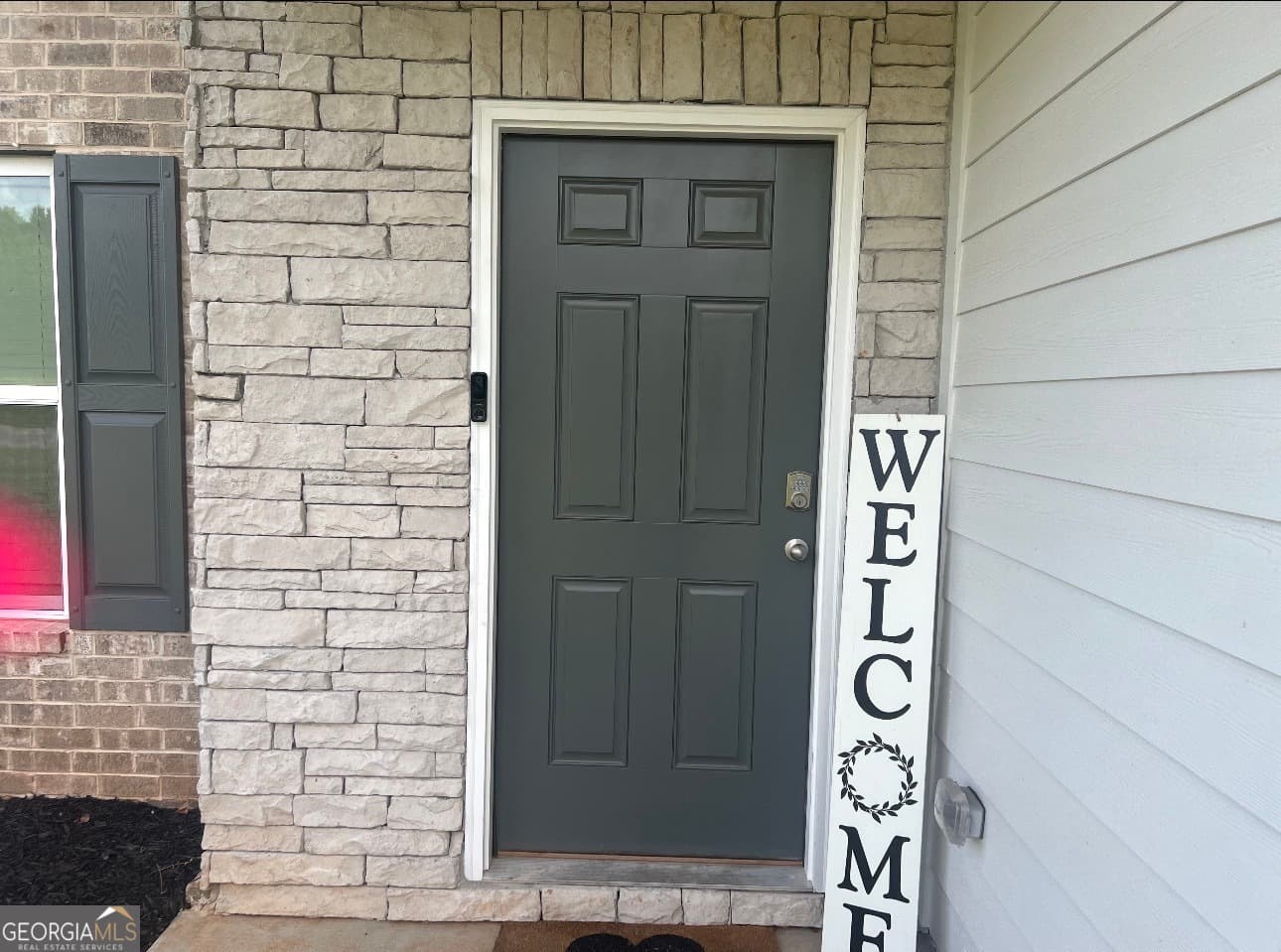 4 bedroom, 2 bathroom, 2,149 sq ft single family residence for sale at 3290 Bridgewood Drive, Macon, GA 31216 — photo 2
