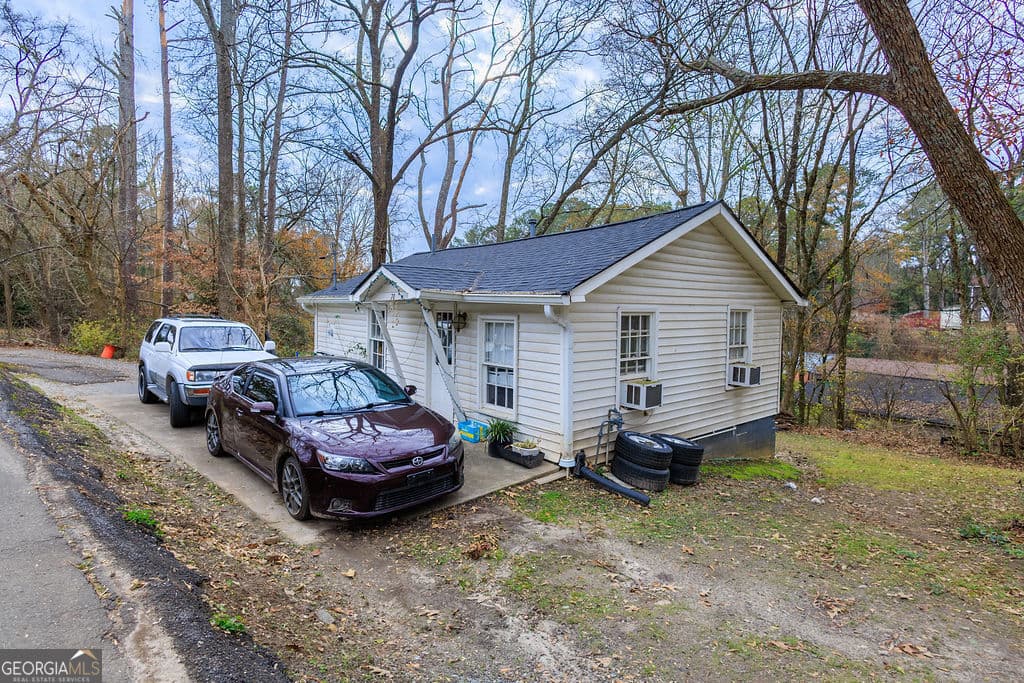 2 bedroom, 1 bathroom, 600 sq ft single family residence for sale at 70 Daisy Circle, Canton, GA 30114 — photo 2