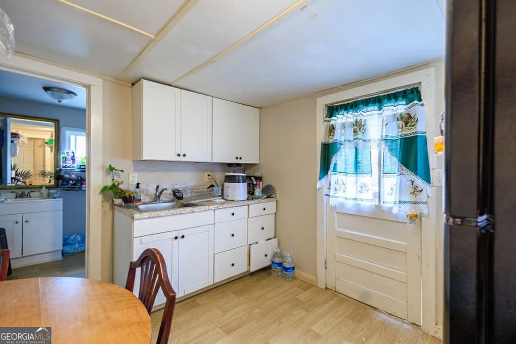 2 bedroom, 1 bathroom, 600 sq ft single family residence for sale at 70 Daisy Circle, Canton, GA 30114 — photo 6