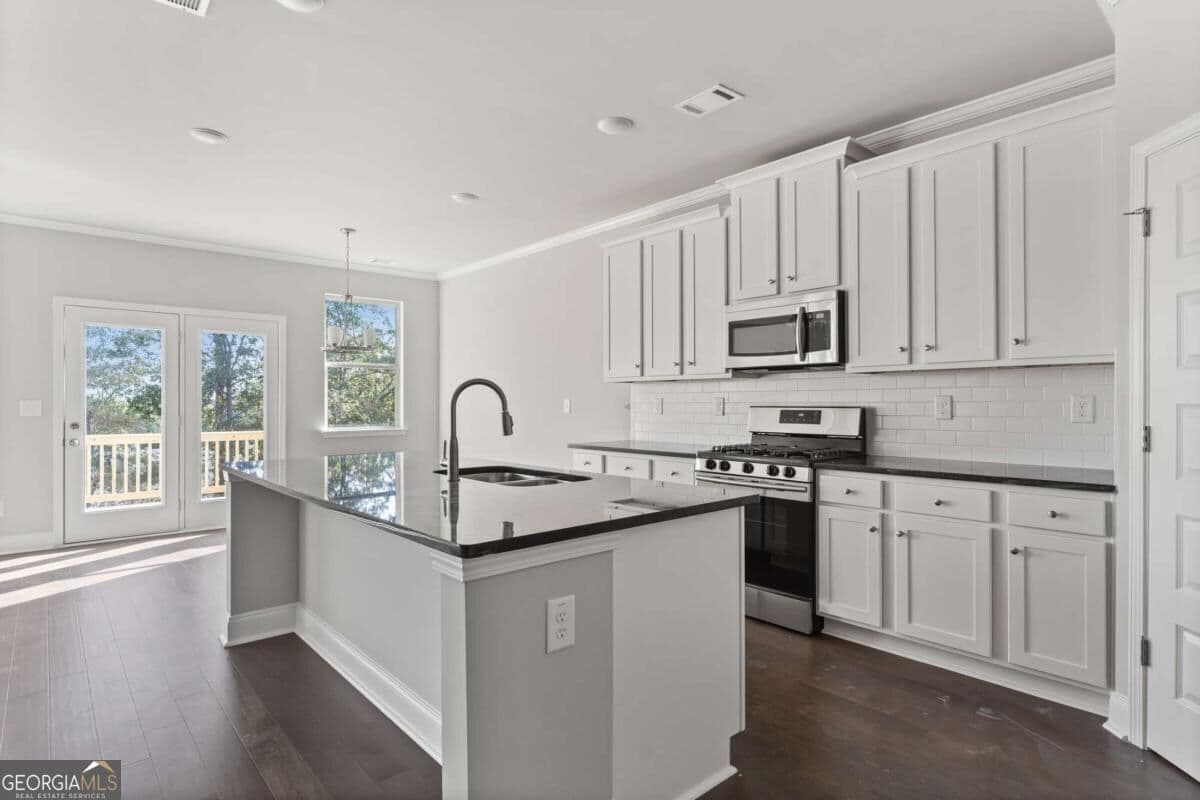5 bedroom, 3 bathroom, 2,551 sq ft single family residence for sale at 2051 Orchid Lane, Lithia Springs, GA 30122 — photo 9