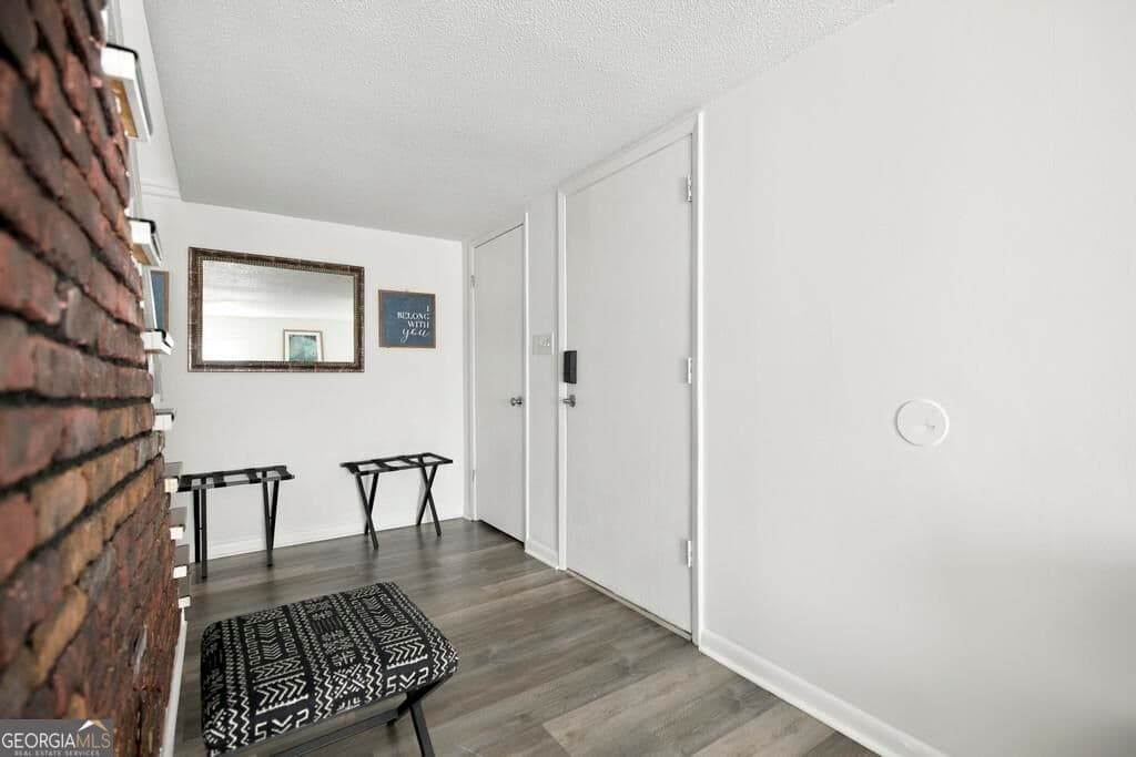 3 bedroom, 2.5 bathroom, 1,582 sq ft townhouse for sale at 140 Stoneridge Drive, Warner Robins, GA 31088 — photo 5