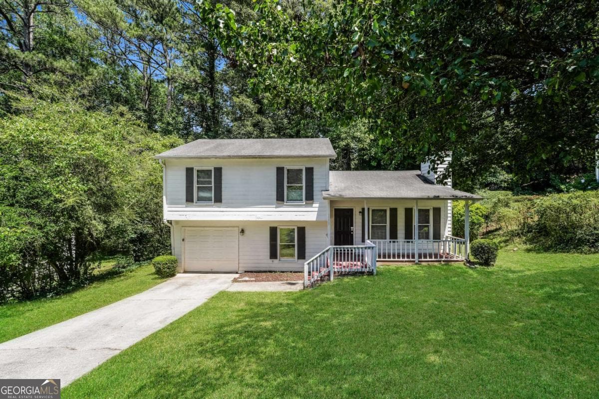 3 bedroom, 2 bathroom, 1,430 sq ft single family residence sold at 5575 La Fleur Trail, Lithonia, GA 30038