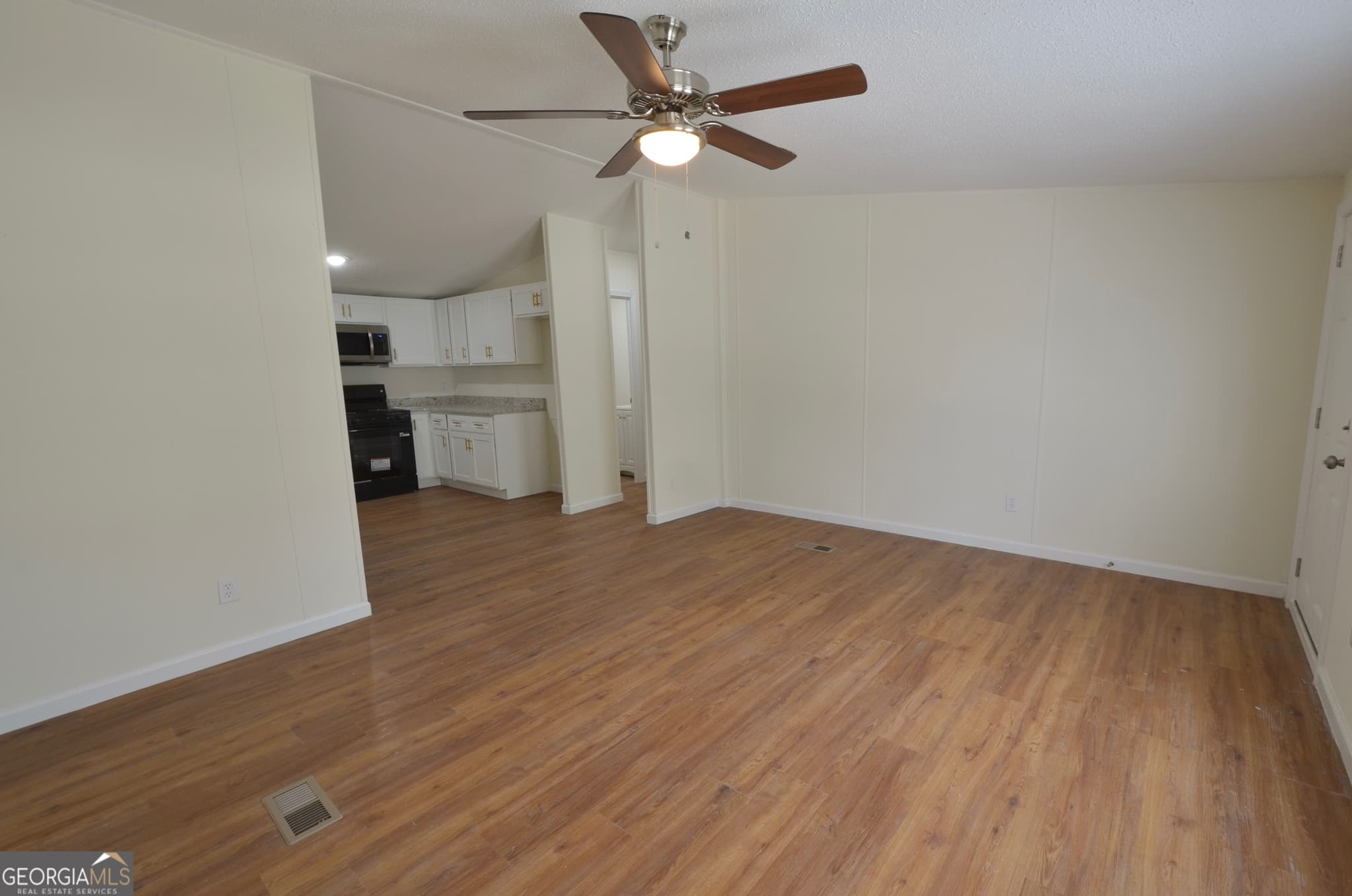 3 bedroom, 2 bathroom, 1,456 sq ft single family residence for sale at 810 Stoney Ridge Drive, East Dublin, GA 31027 — photo 10