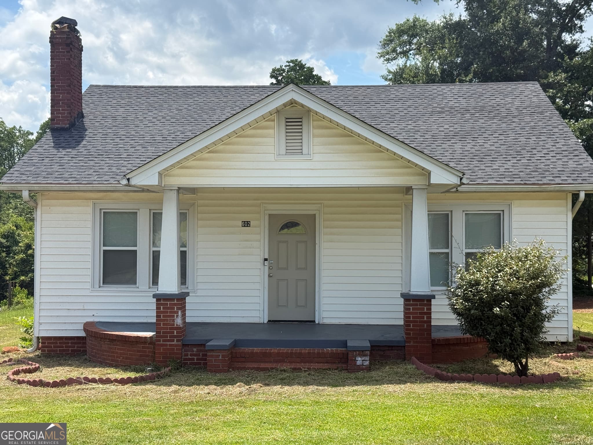 2 bedroom, 2 bathroom, 1,056 sq ft single family residence for sale at 602 S Church Street, Thomaston, GA 30286