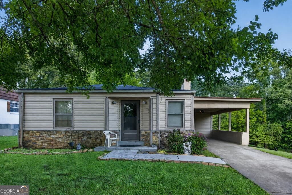 3 bedroom, 2 bathroom, 1,658 sq ft single family residence for sale at 959 Hillcrest Drive, Mccaysville, GA 30555 — photo 2