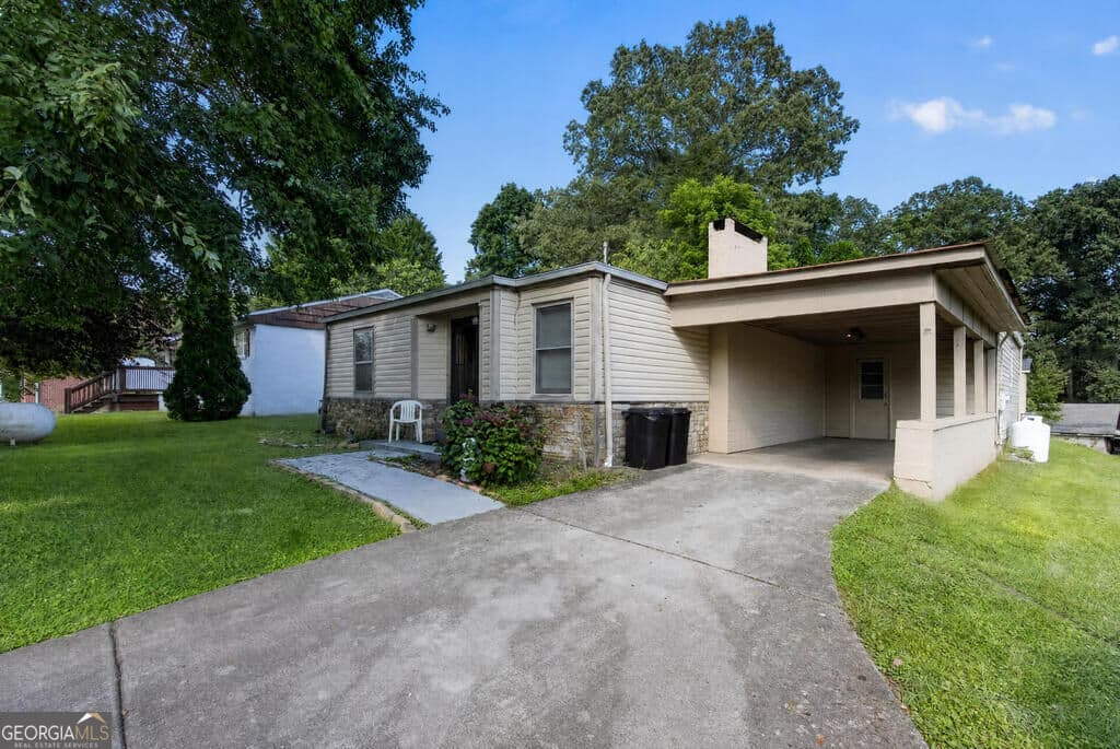 3 bedroom, 2 bathroom, 1,658 sq ft single family residence for sale at 959 Hillcrest Drive, Mccaysville, GA 30555 — photo 3