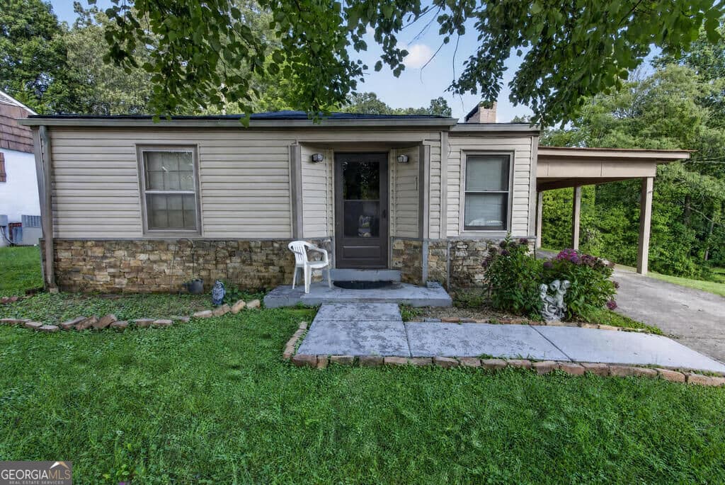 3 bedroom, 2 bathroom, 1,658 sq ft single family residence for sale at 959 Hillcrest Drive, Mccaysville, GA 30555