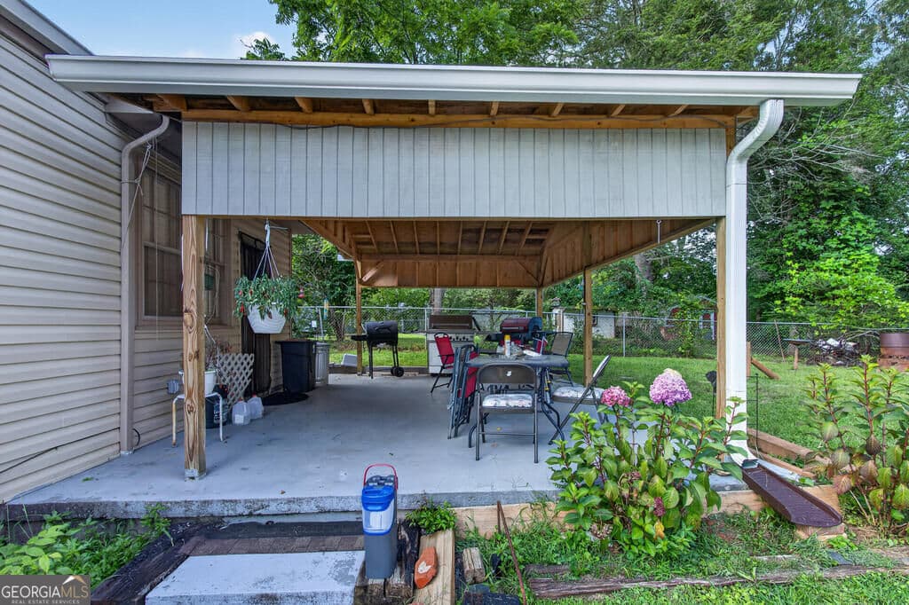 3 bedroom, 2 bathroom, 1,658 sq ft single family residence for sale at 959 Hillcrest Drive, Mccaysville, GA 30555 — photo 5