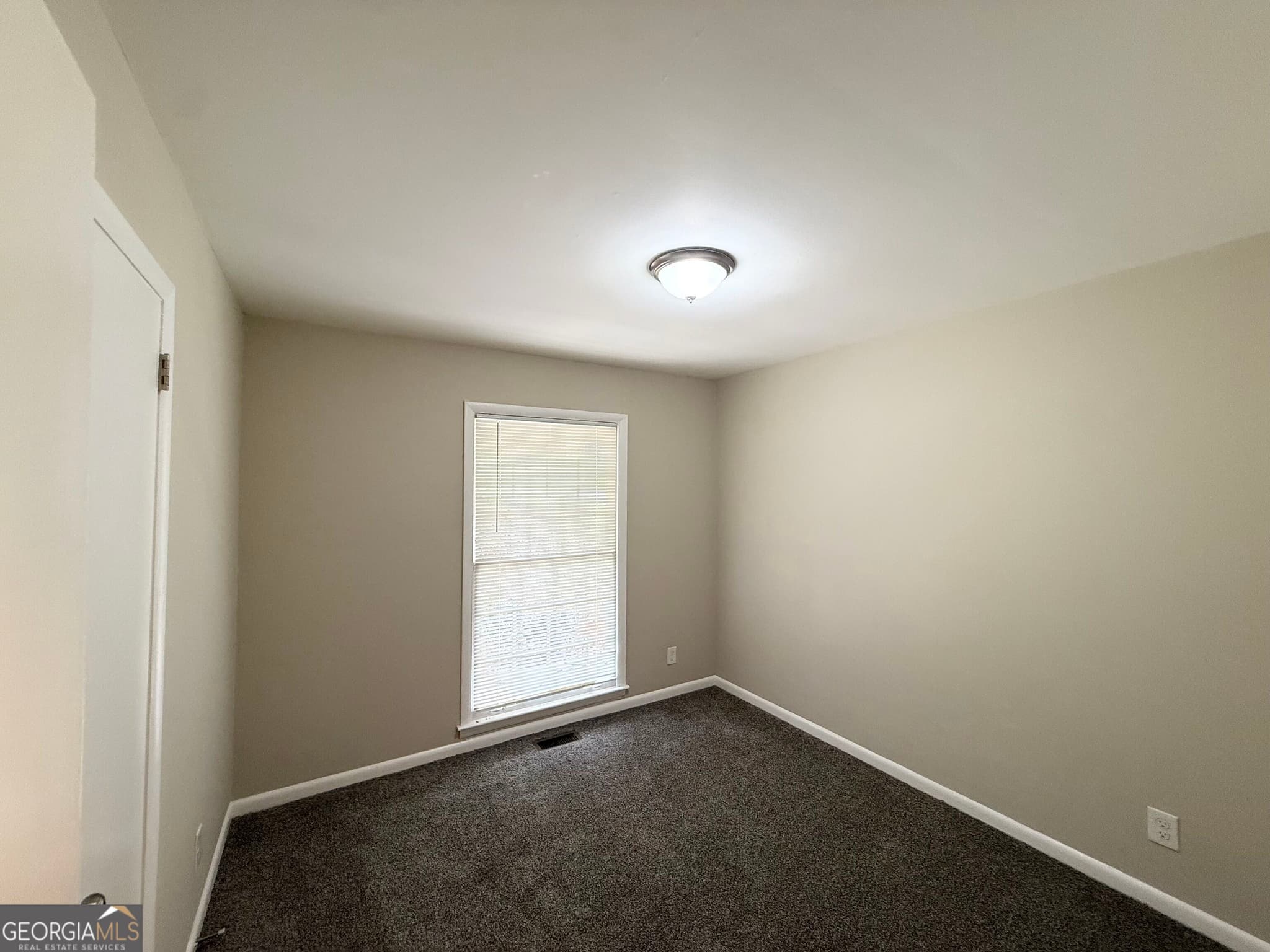 4 bedroom, 2 bathroom, 1,195 sq ft single family residence for sale at 411 Pineland Road, Mableton, GA 30126 — photo 6