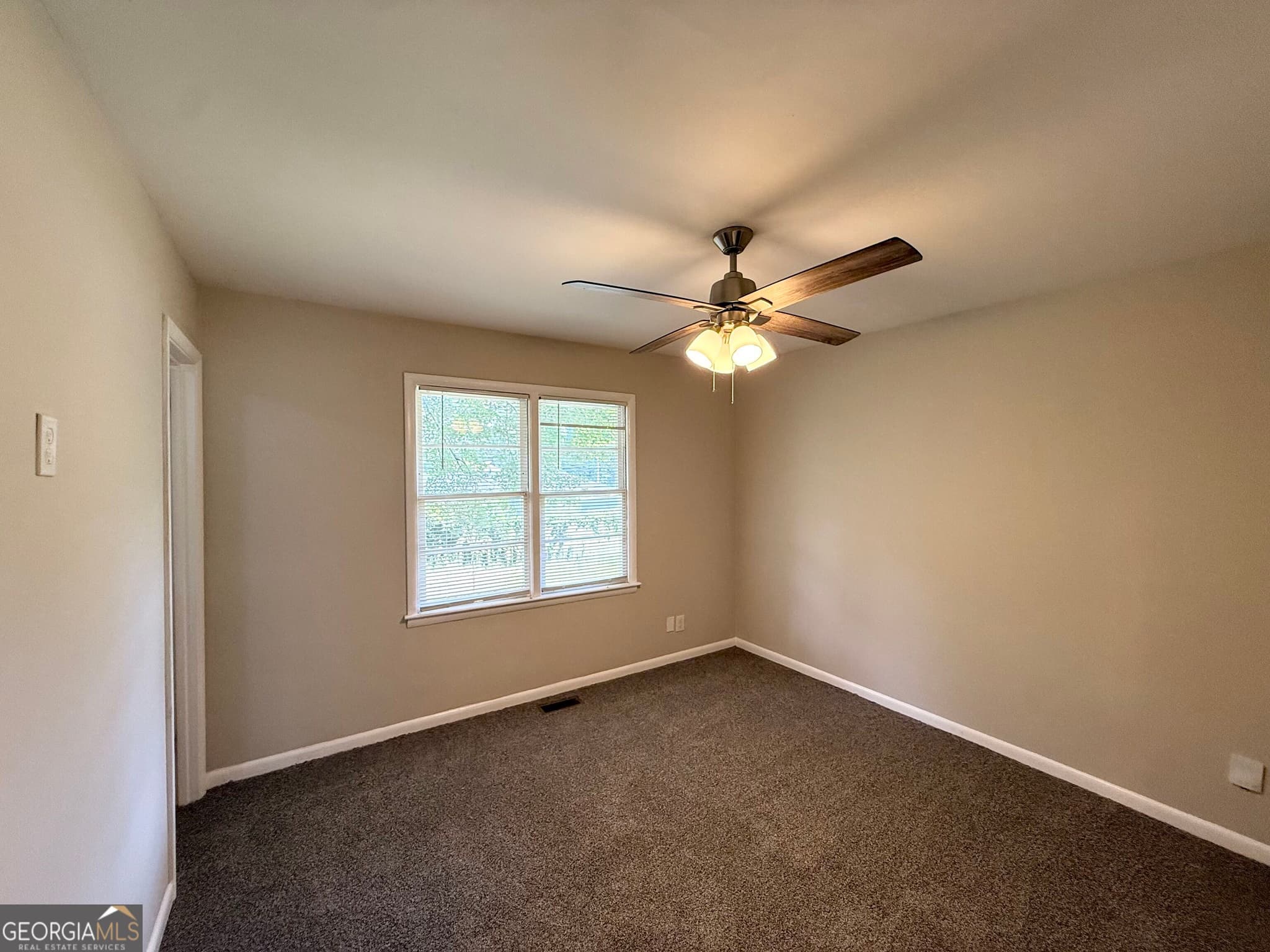 4 bedroom, 2 bathroom, 1,195 sq ft single family residence for sale at 411 Pineland Road, Mableton, GA 30126 — photo 7