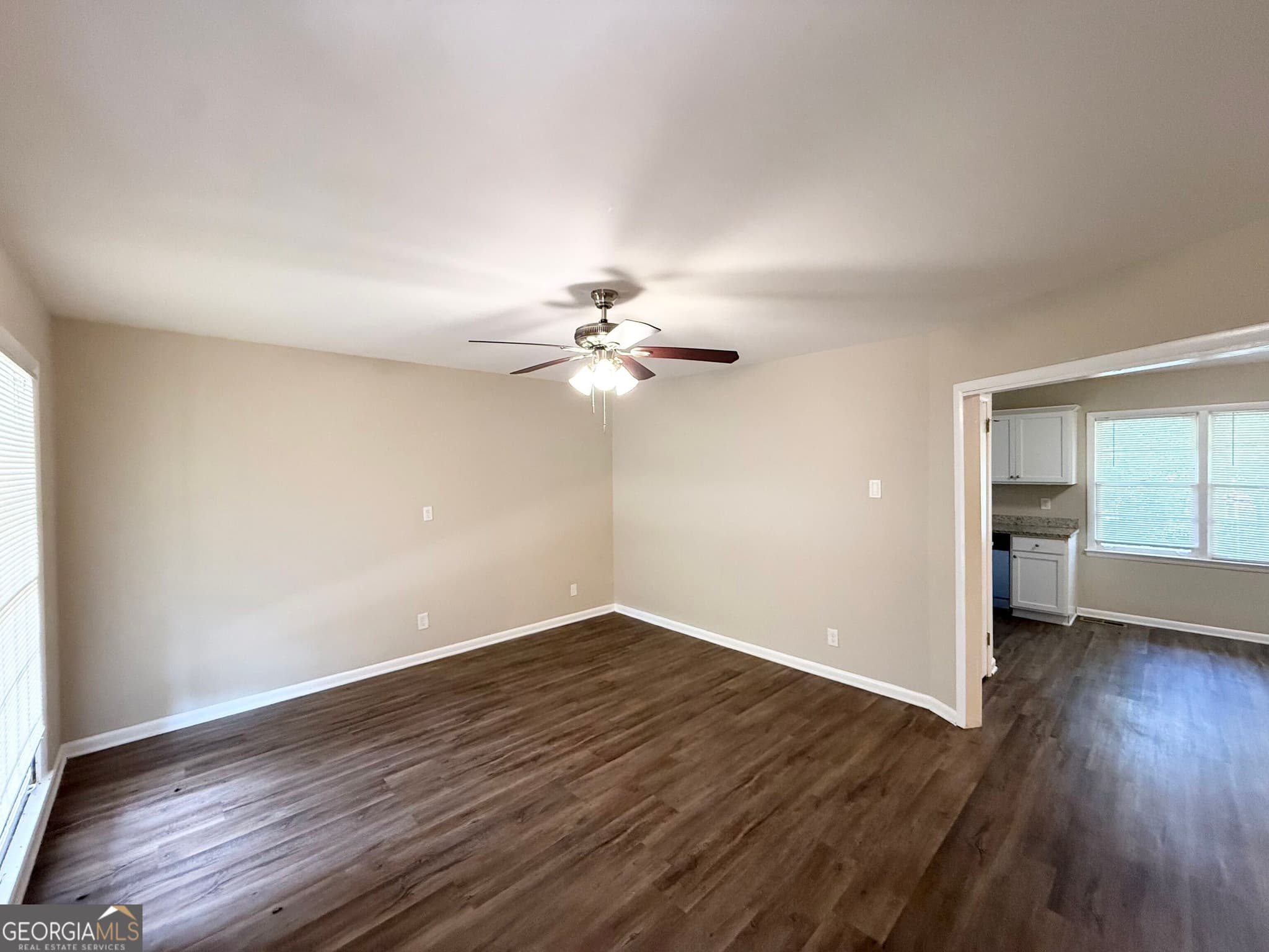 4 bedroom, 2 bathroom, 1,195 sq ft single family residence for sale at 411 Pineland Road, Mableton, GA 30126 — photo 3