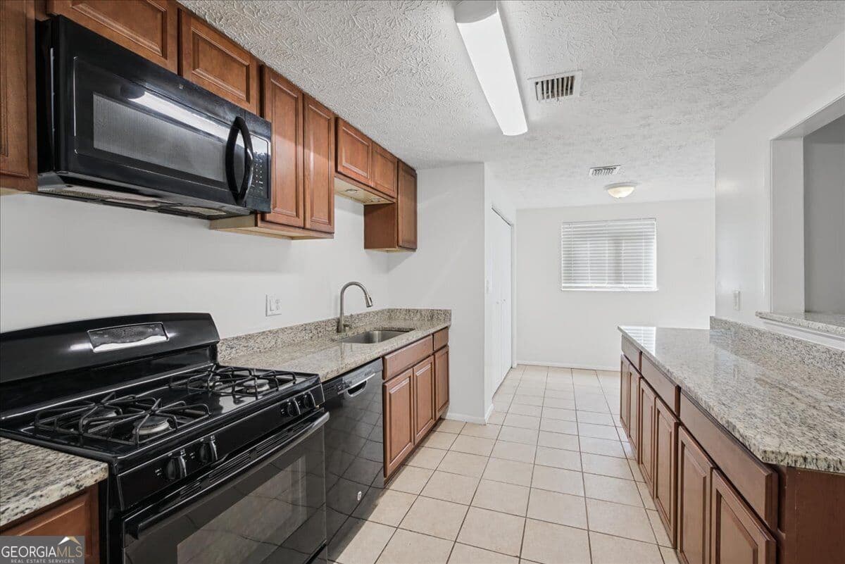 multi family for sale at 1321 Muirforest Drive, Stone Mountain, GA 30088 — photo 4