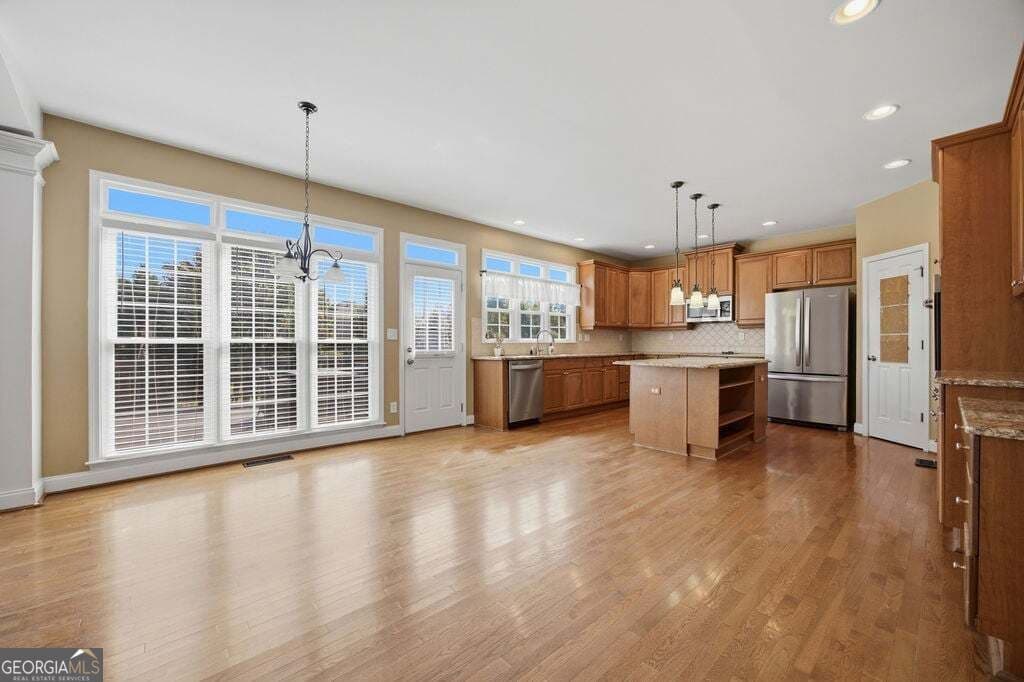 6 bedroom, 5 bathroom, 5,537 sq ft single family residence for sale at 2671 Lakefield Pass, Marietta, GA 30064 — photo 9