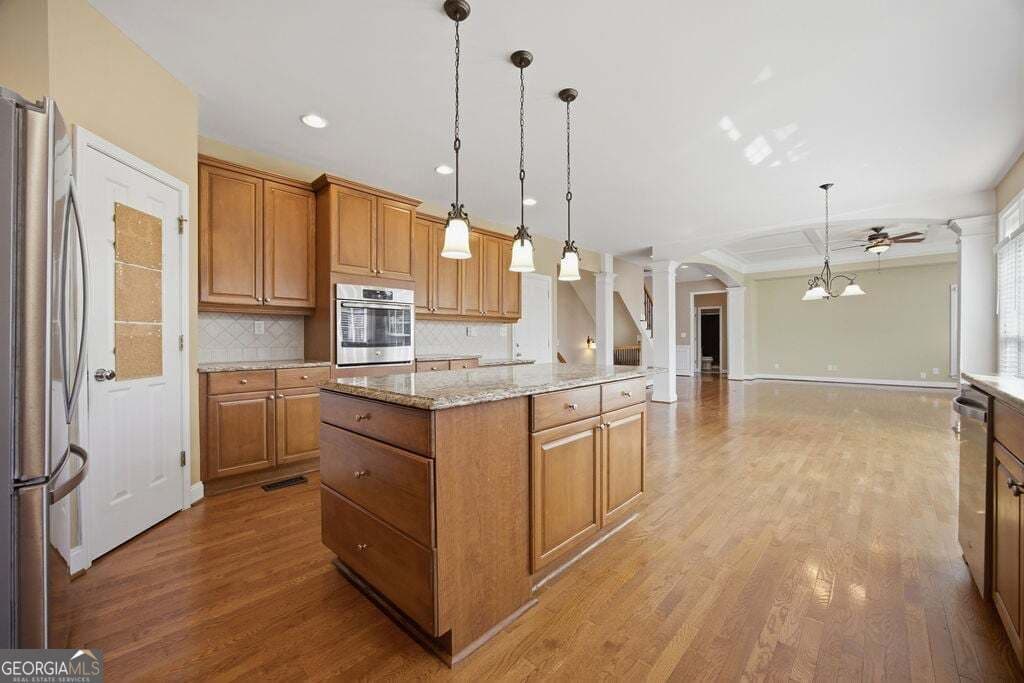 6 bedroom, 5 bathroom, 5,537 sq ft single family residence for sale at 2671 Lakefield Pass, Marietta, GA 30064 — photo 10