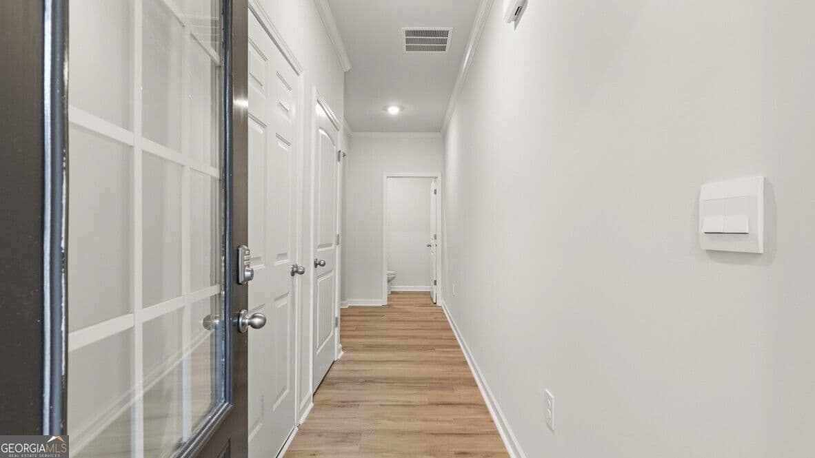 3 bedroom, 2.5 bathroom, 1,877 sq ft townhouse for sale at 6521 Parsons Street, Flowery Branch, GA 30542 — photo 2