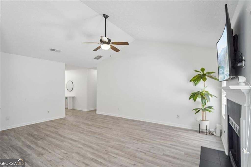4 bedroom, 2 bathroom, 1,639 sq ft single family residence for sale at 1077 Woodsong Pass Court, Lawrenceville, GA 30043 — photo 10